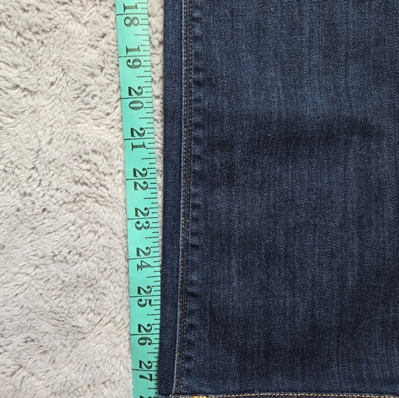 HUDSON Ellie Mid Rise Baby Boot Cut Distressed Jeans. Size 25 - Picture 11 of 14